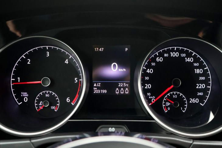 Volkswagen Touran 2,0 TDI 110kW R-Line DSG CZ
