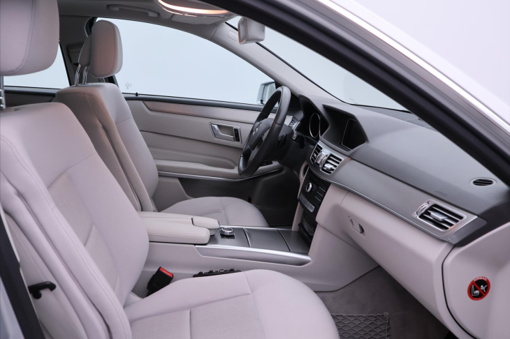 Mercedes-Benz Třídy E 3,5 E 400 Serv.kniha LED