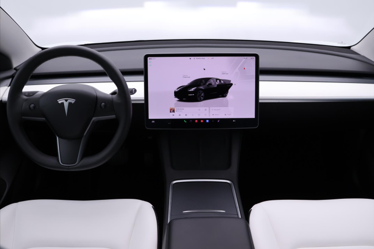 Tesla Model 3 Long Range 208kW Panorama