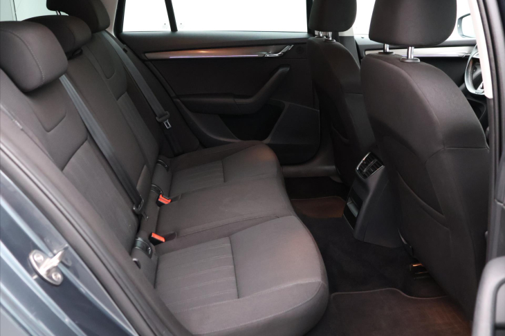 Škoda Octavia 1,6 TDi 85 kW Style Tažné Klima