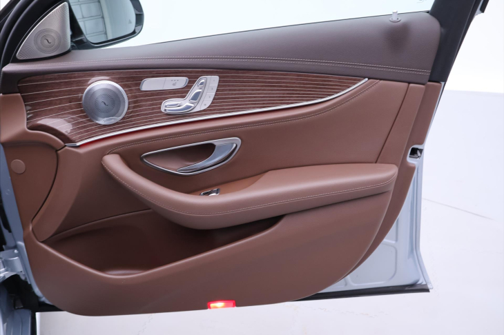 Mercedes-Benz Třídy E 2,0 4MATIC 135kW AT CZ