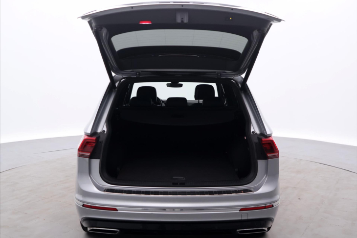Volkswagen Tiguan 2,0 TDI 140kW 4M DSG R-Line CZ