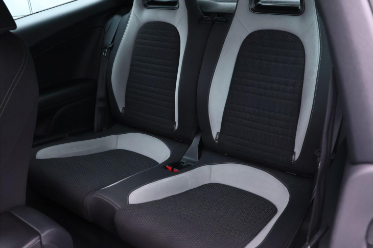 Volkswagen Scirocco 2,0 TSI 195kW R Serv.kniha