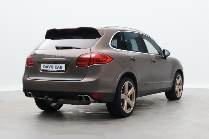 Porsche Cayenne 4.8 Turbo S 405kW DPH CZ