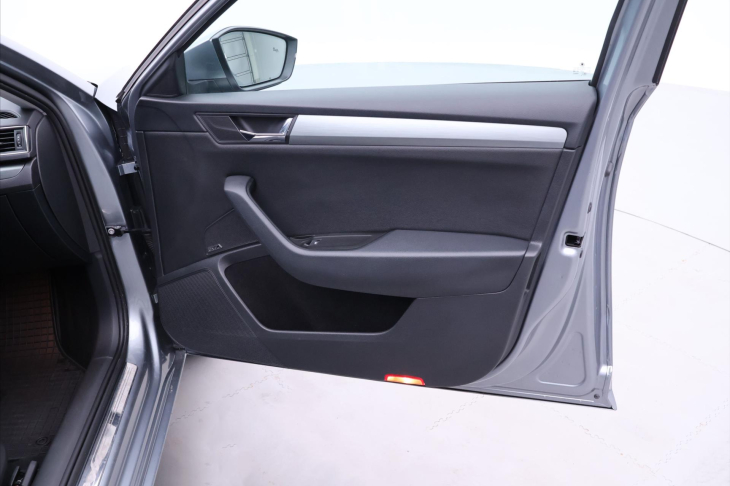 Škoda Superb 2,0 TDI 140kW DSG Style Plus