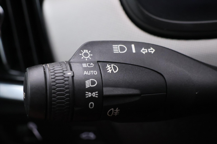 Volvo V90 2,0 D 145 kW Momentum Automat