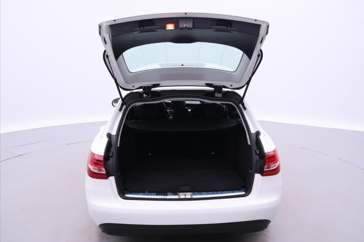 Mercedes-Benz Třídy C 2,1 200 D 100kW Automat Klima