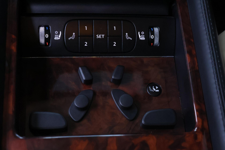 Bentley Continental Flying Spur 6,0 W12 412 kW 4x4 Kůže DPH