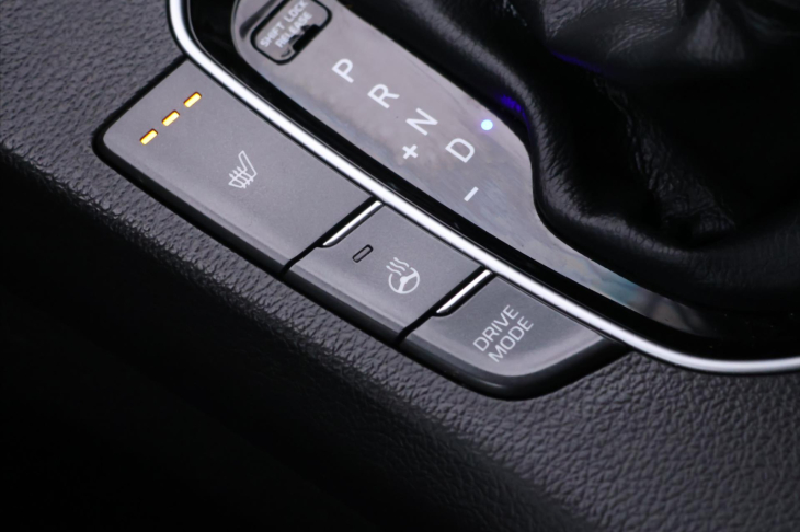 Hyundai i30 1.6 CRDi Automat CZ Style LED