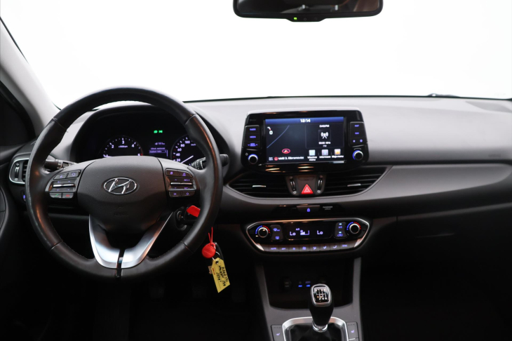 Hyundai i30 1,6 CRDi 85kW Style CZ 1.Maj.