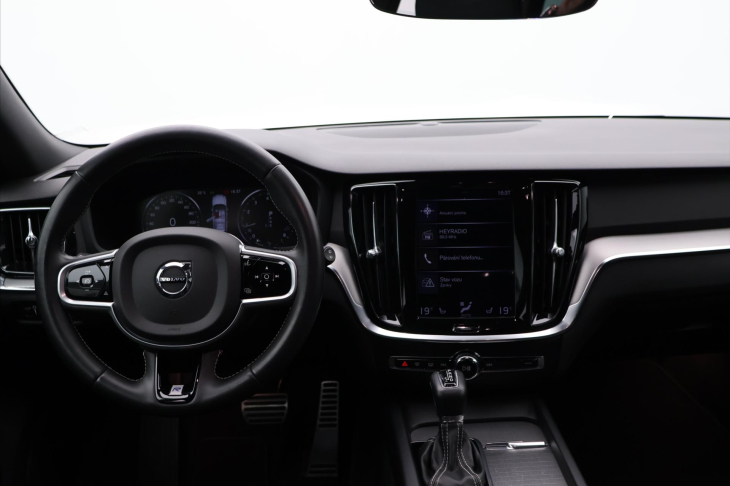 Volvo V60 2,0 T5 184kW Drive-E R-Design