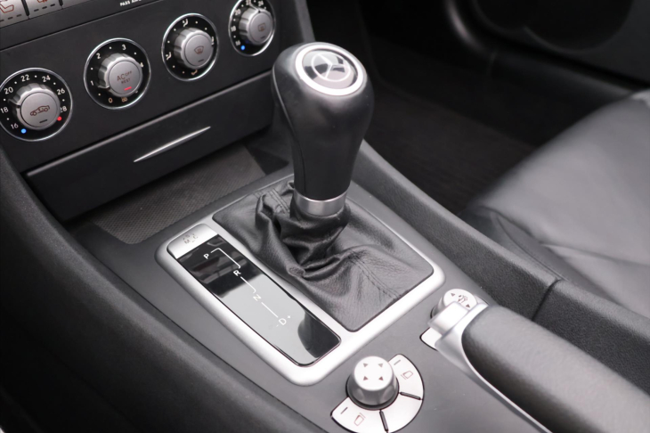 Mercedes-Benz SLK 3.5 350 V6 200kW Serv.kniha