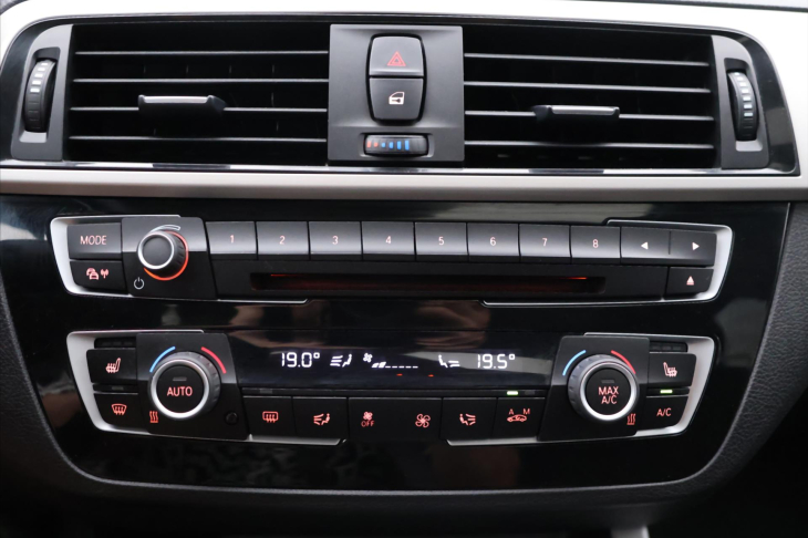 BMW Řada 1 2,0 Ti 135 kW Automat Xenon