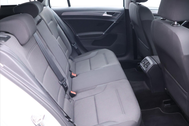 Volkswagen Golf 2,0 TDI 110kW DSG 1.Maj. DPH