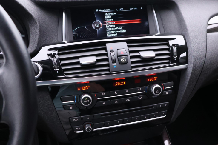 BMW X4 2.0 140kW xDrive Kůže Klima CZ
