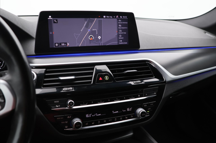 BMW Řada 5 3,0 530d xD CZ M-Sport HUD DPH