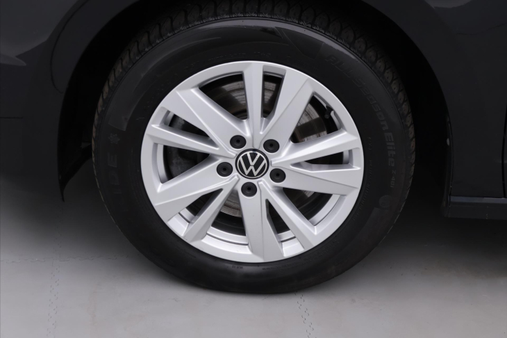 Volkswagen Touran 2.0 TDI 110kW DSG 7-Míst DPH