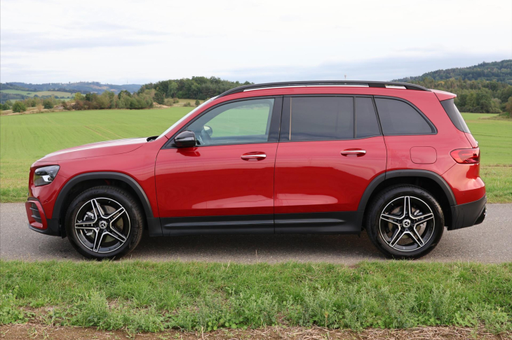 Mercedes-Benz GLB 2,0 220 4Matic AMG Premium