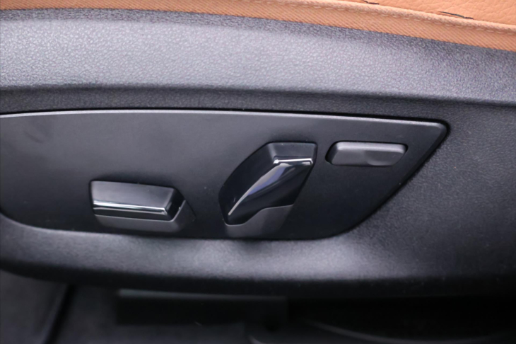 BMW Řada 5 2,0 520da 120kW Sportline