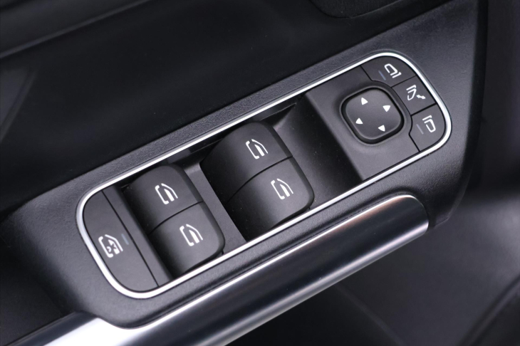 Mercedes-Benz GLA 2,0 220d 140kW 4Matic CZ LED