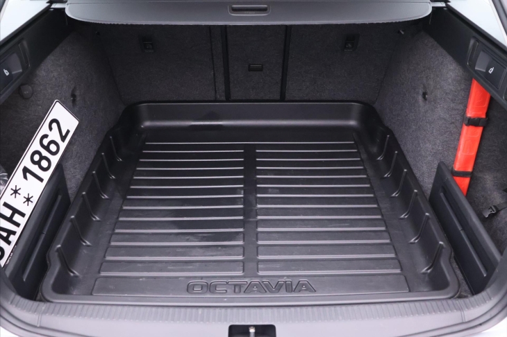 Škoda Octavia 2,0 TDI 110kW CZ Style Kessy