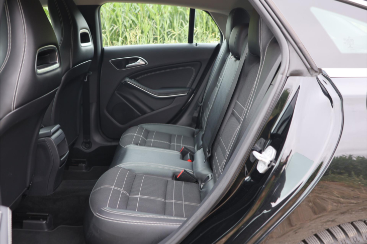 Mercedes-Benz CLA 2,0 250 155kW 4Matic Xenon