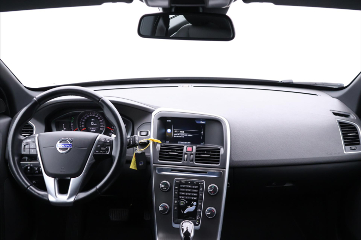 Volvo XC60 2,4 D4 133kW Aut. Momentum 4x4