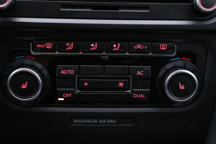 Volkswagen Golf 2.0 GTI 155kW DSG Xenon CZ