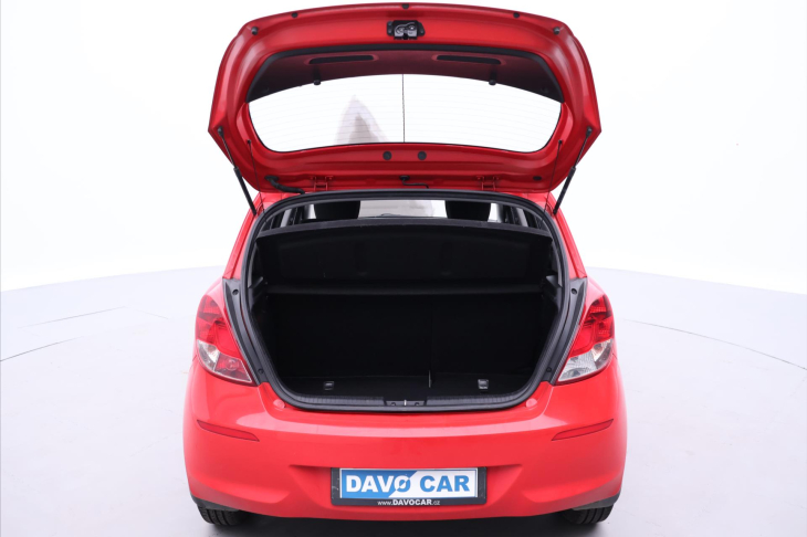 Hyundai i20 1,3 i 62kW Klimatizace CZ