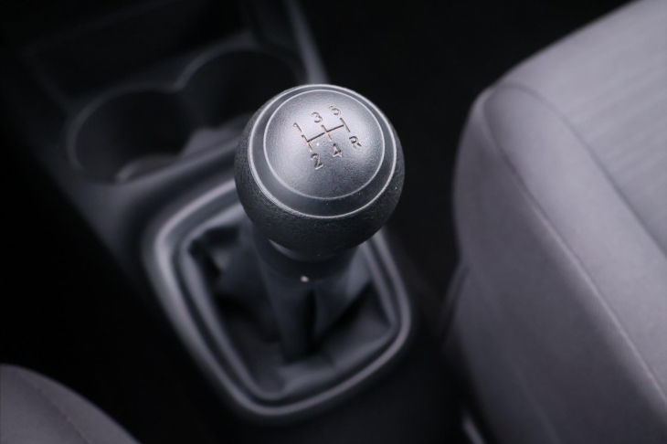 Toyota Yaris 1,0 VVT-i 51kW Entry Serv. kniha