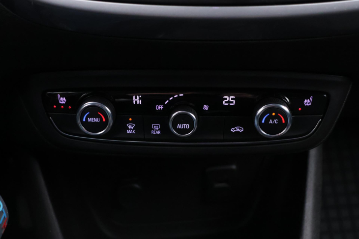 Opel Crossland 1,2 T 81kW CZ Elegance Záruka