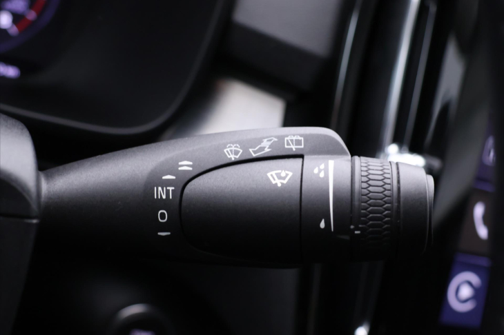 Volvo XC40 2,0 T4 Drive-E Momentum AWD CZ