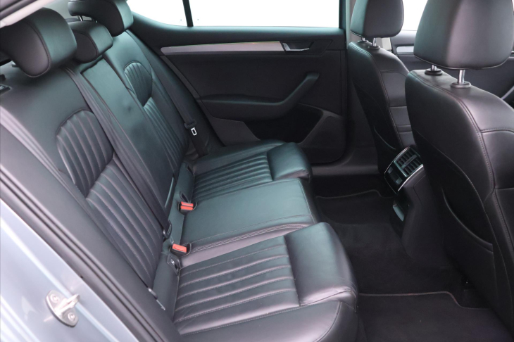 Škoda Superb 2,0 TDI 140kW DSG Style Kůže