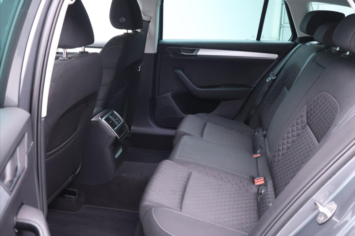 Škoda Superb 2,0 TDI 110kW DSG CZ 1.Maj DPH