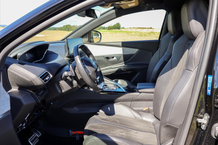 Peugeot 5008 1,5 HDI GT-line DPH 7-Míst