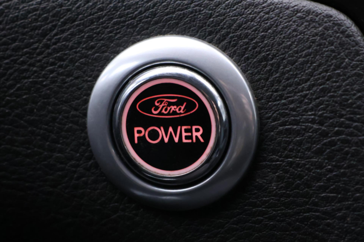 Ford Galaxy 2,0 TDCI 120kW Navi 7-Míst