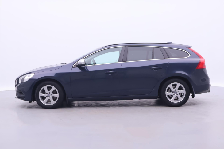 Volvo V60 2,4 D4 V5 120kW AWD R-design