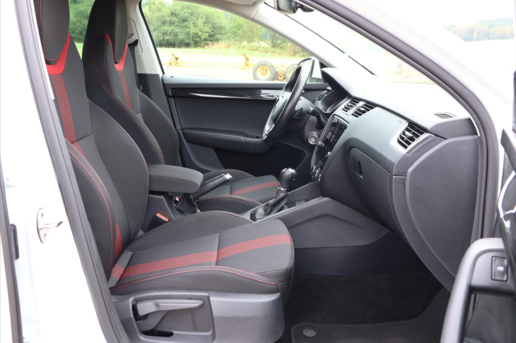 Škoda Octavia 2,0 TDI 4x4 DSG CZ Style Sport