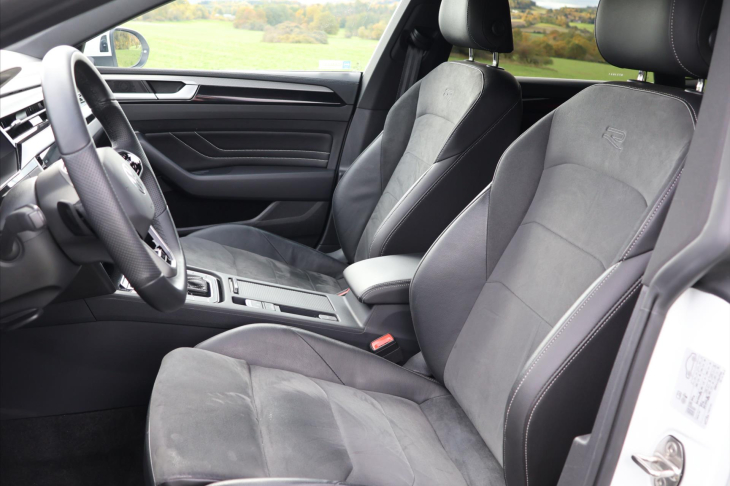 Volkswagen Arteon 2,0 TSI 206 kW R-line DSG DPH CZ