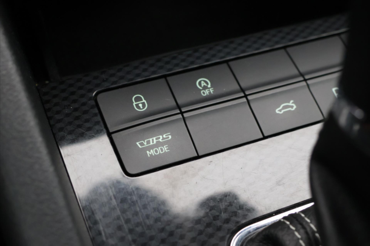 Škoda Octavia 2,0 TSI DSG RS245 LED Panorama
