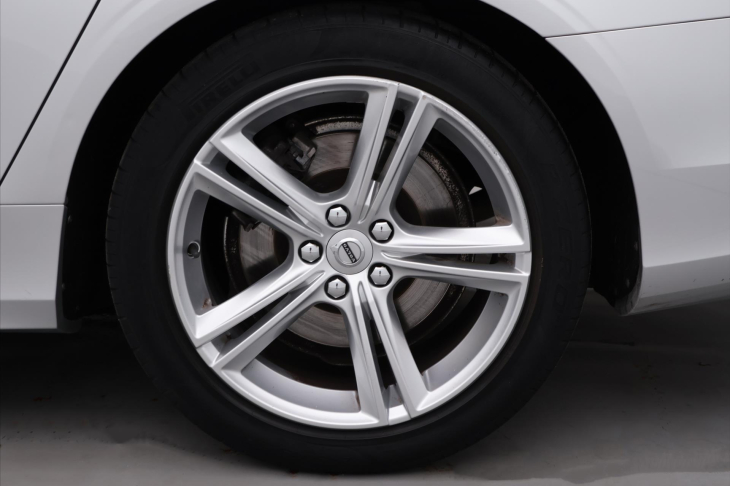 Volvo V90 2,0 T5 184kW Momentum CZ DPH