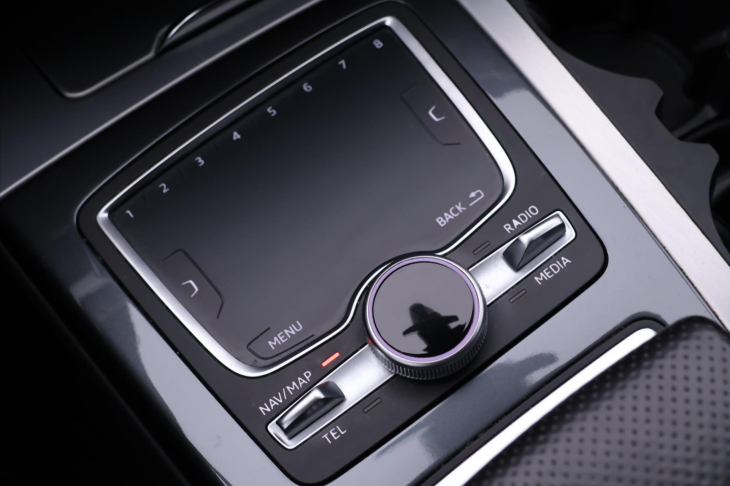 Audi Q7 3,0 TDI S-line 7-Míst CZ DPH