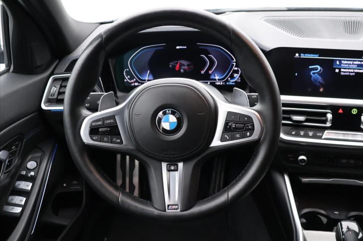 BMW Řada 3 2,0 330e xDrive M-Paket Laser