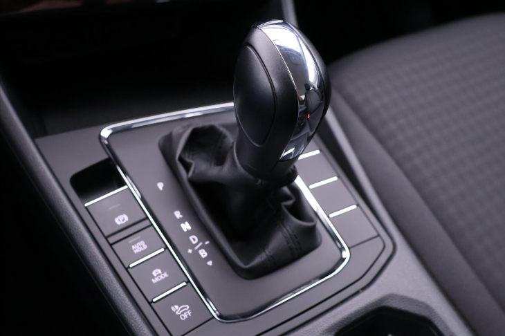 Volkswagen Bora E-Bora 100kW Automat