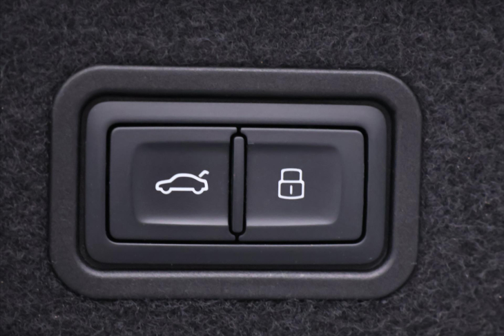 Audi A8 6,3 FSI W12 Quatrro Tiptronic 368kW