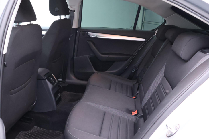 Škoda Octavia 1,6 TDI 85kW Ambition CZ