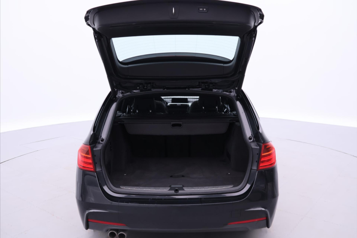 BMW Řada 3 3.0 330d xDrive 190kW Touring