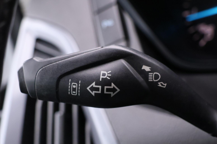 Ford Tourneo Custom 2,0 TDCI 125KW 8-Míst Long DPH