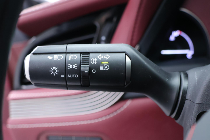 Lexus LS 500h 3,5 HEV 220kW Aut. 4x4 CZ