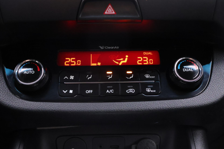 Kia Sportage 2,0 CRDi 100kW AWD CZ Xenon